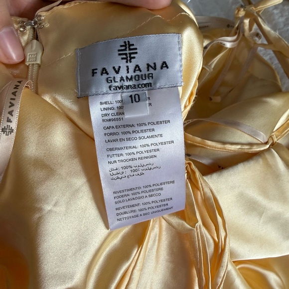 Faviana Open back Charmeuse Buttercream Gown Size: 10 - Picture 6 of 8